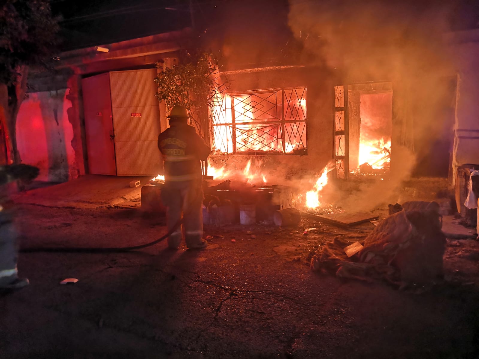 Incendio consume casa en la colonia Miguel Alemán de Torreón