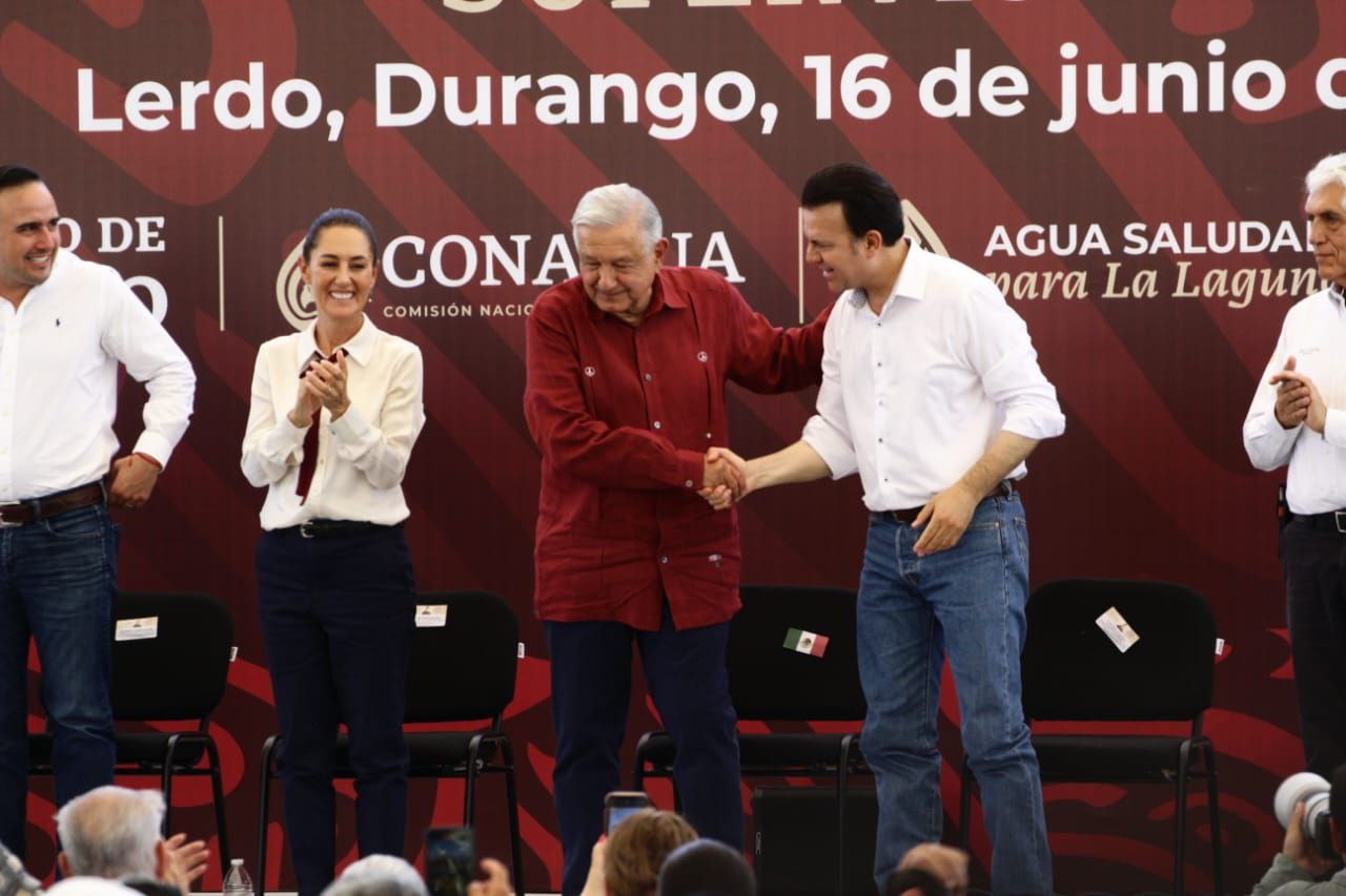 López Obrador acompañado de Claudia Sheinbaum, Manolo Jiménez y Esteban Villegas. (ENRIQUE CASTRUITA)