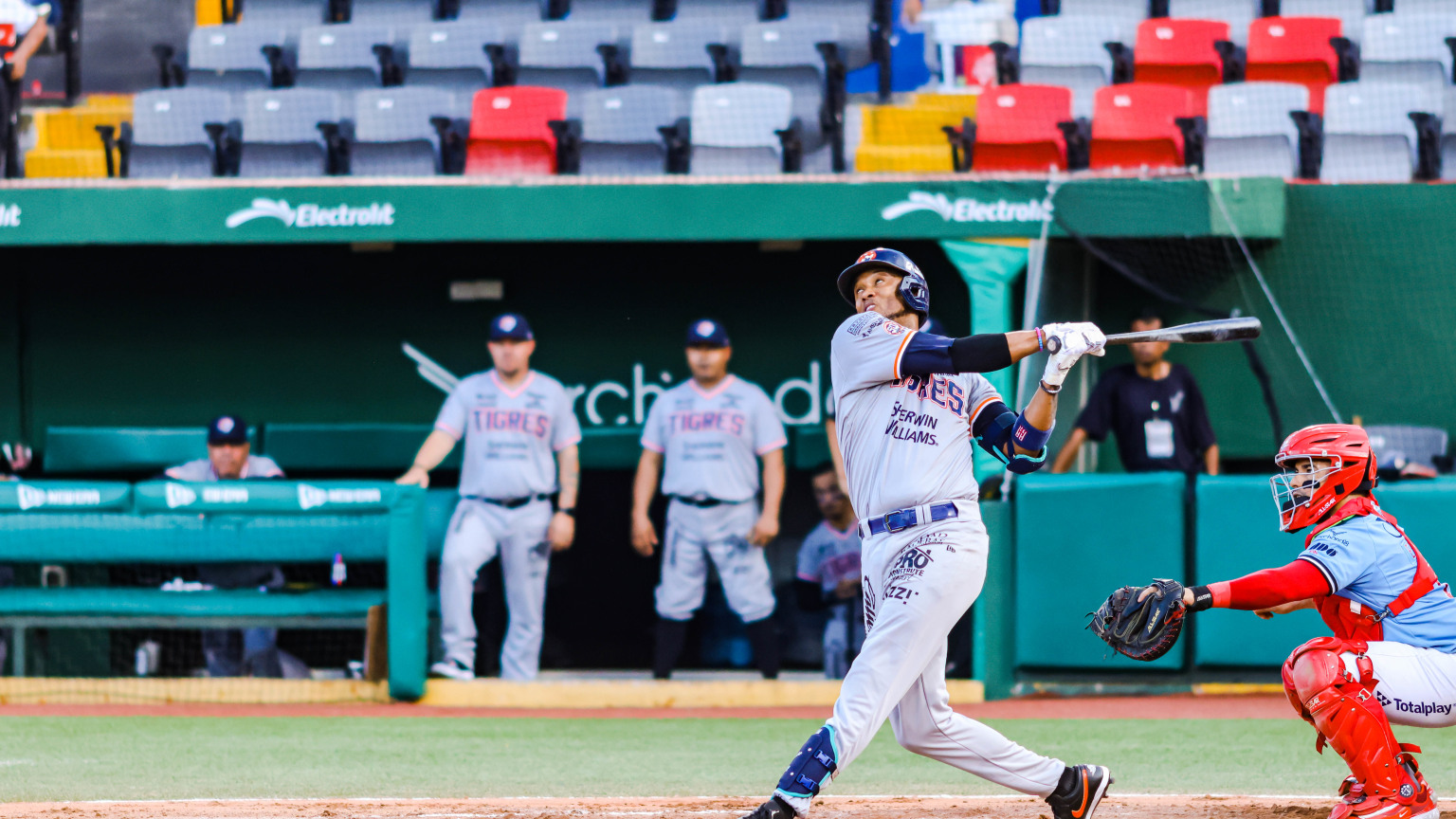 Tigres de Quintana Roo arrebatan serie ante Él Águila