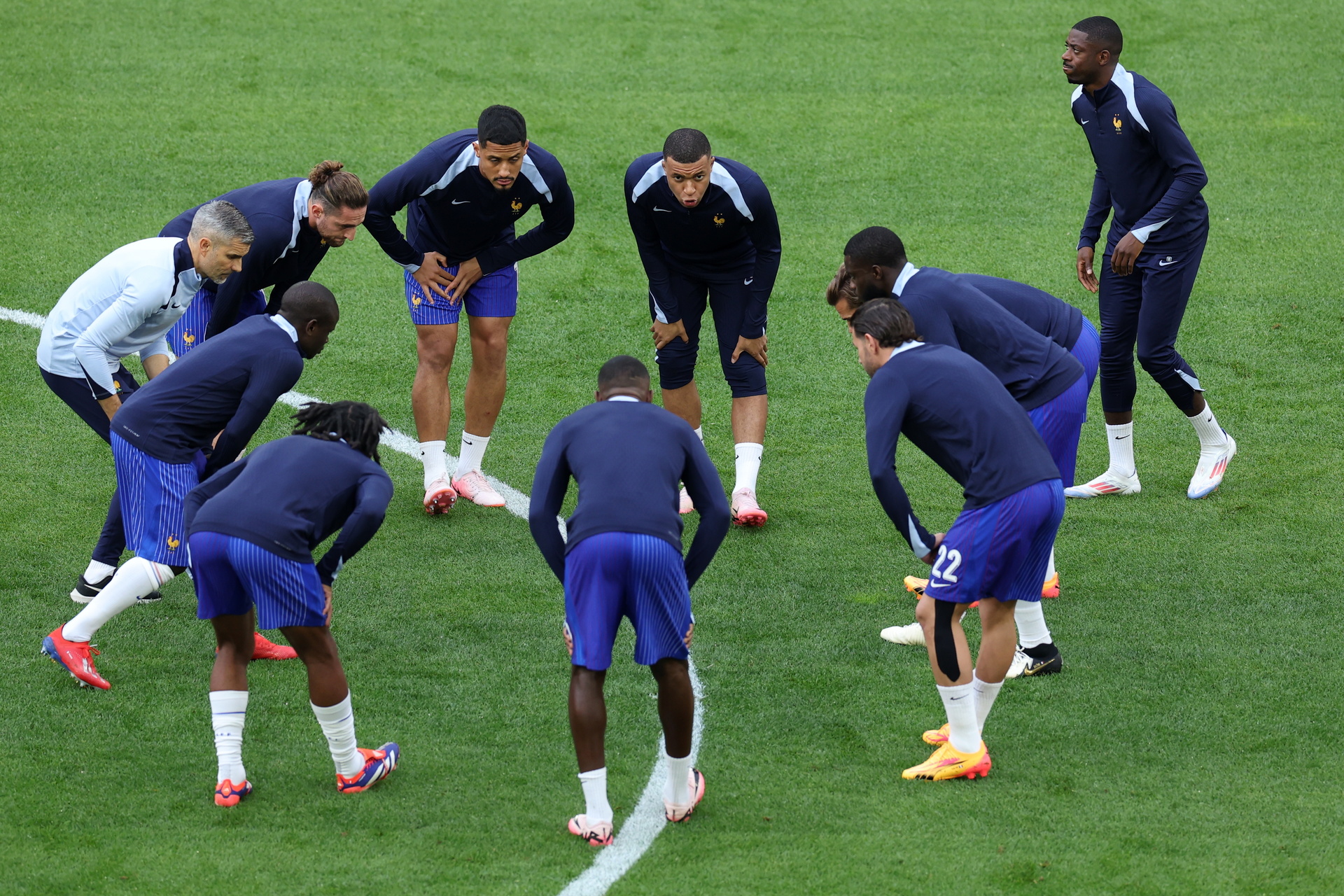 Mbappé y Griezmann lideran el once de Francia en la Euro 2024
