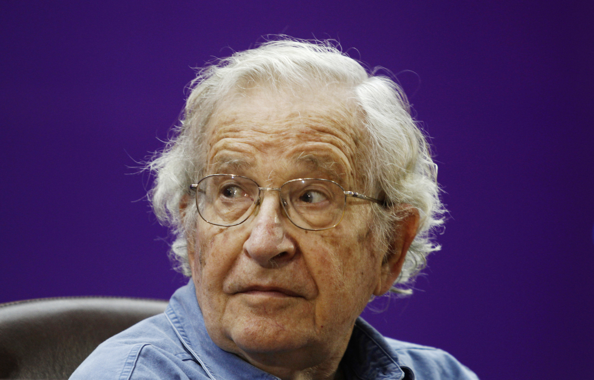 ¿Por qué Noam Chomsky es tan relevante para el mundo?