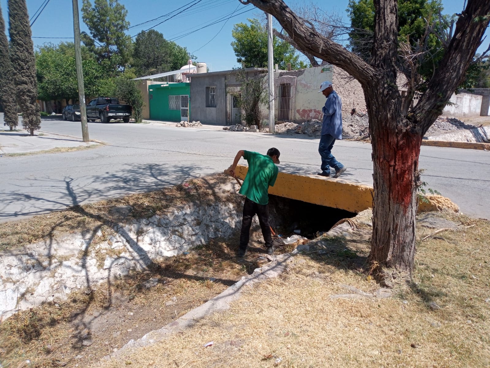 Realizan trabajos de limpieza en la Acequia Coahuila de Lerdo