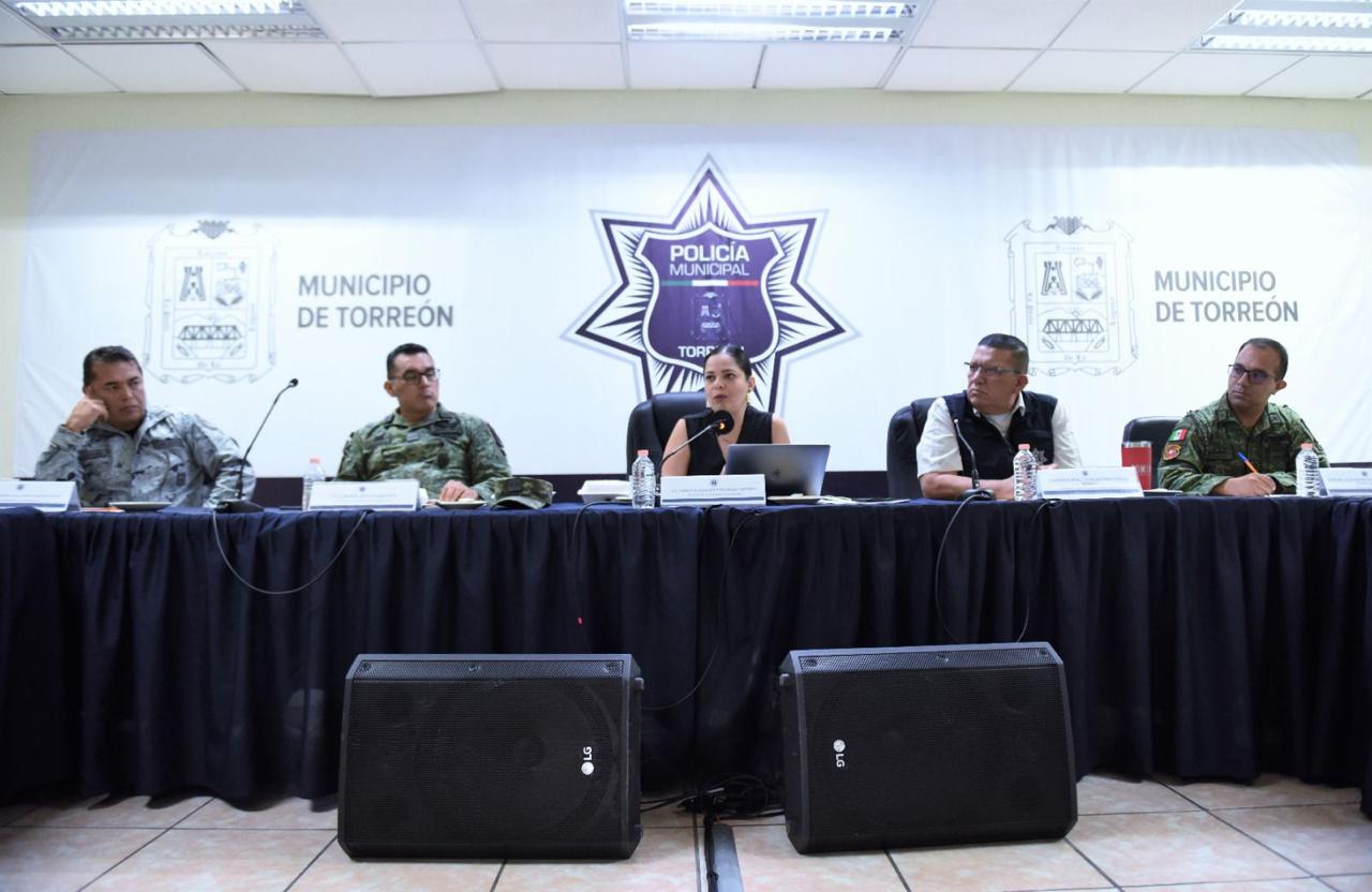 Natalia Fernández, secretaria del Ayuntamiento, presidió la reunión semanal de seguridad.
