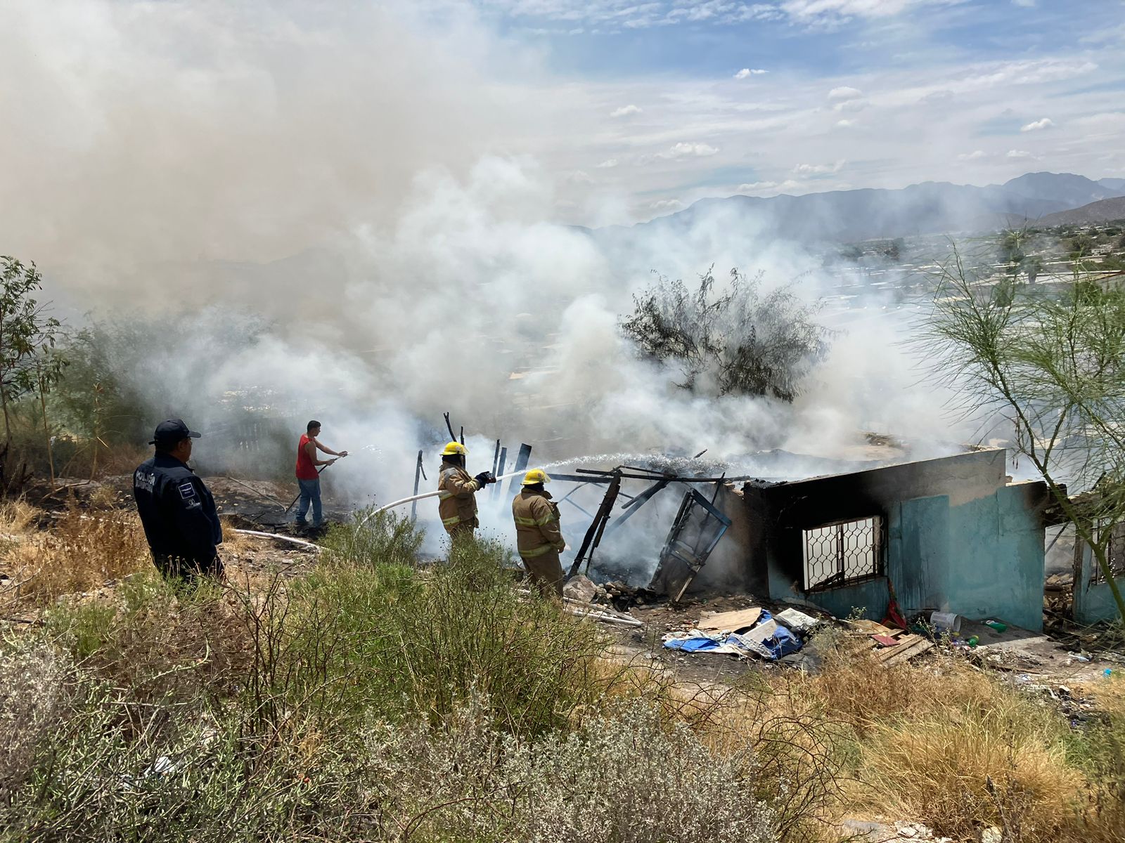 Incendio en el Cerro de la Pila moviliza a los Bomberos de Gómez Palacio
