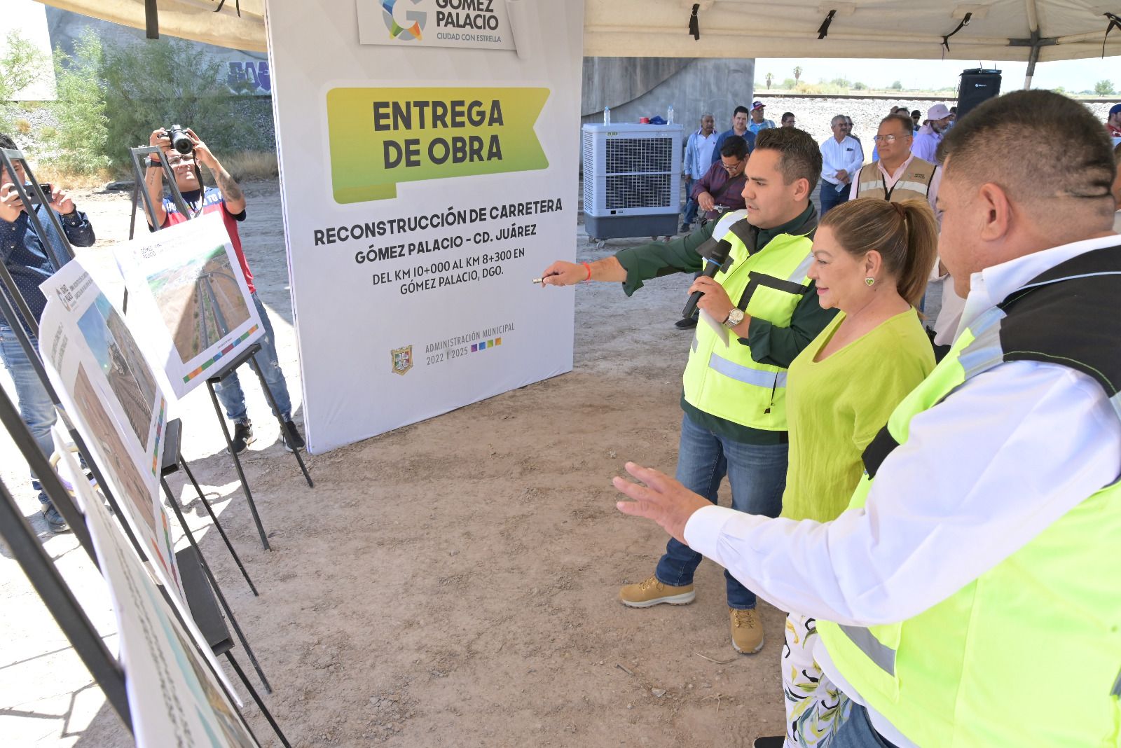 Alcaldesa entrega obra de pavimentación en el acceso de Gómez Palacio a carretera de Ciudad Juárez