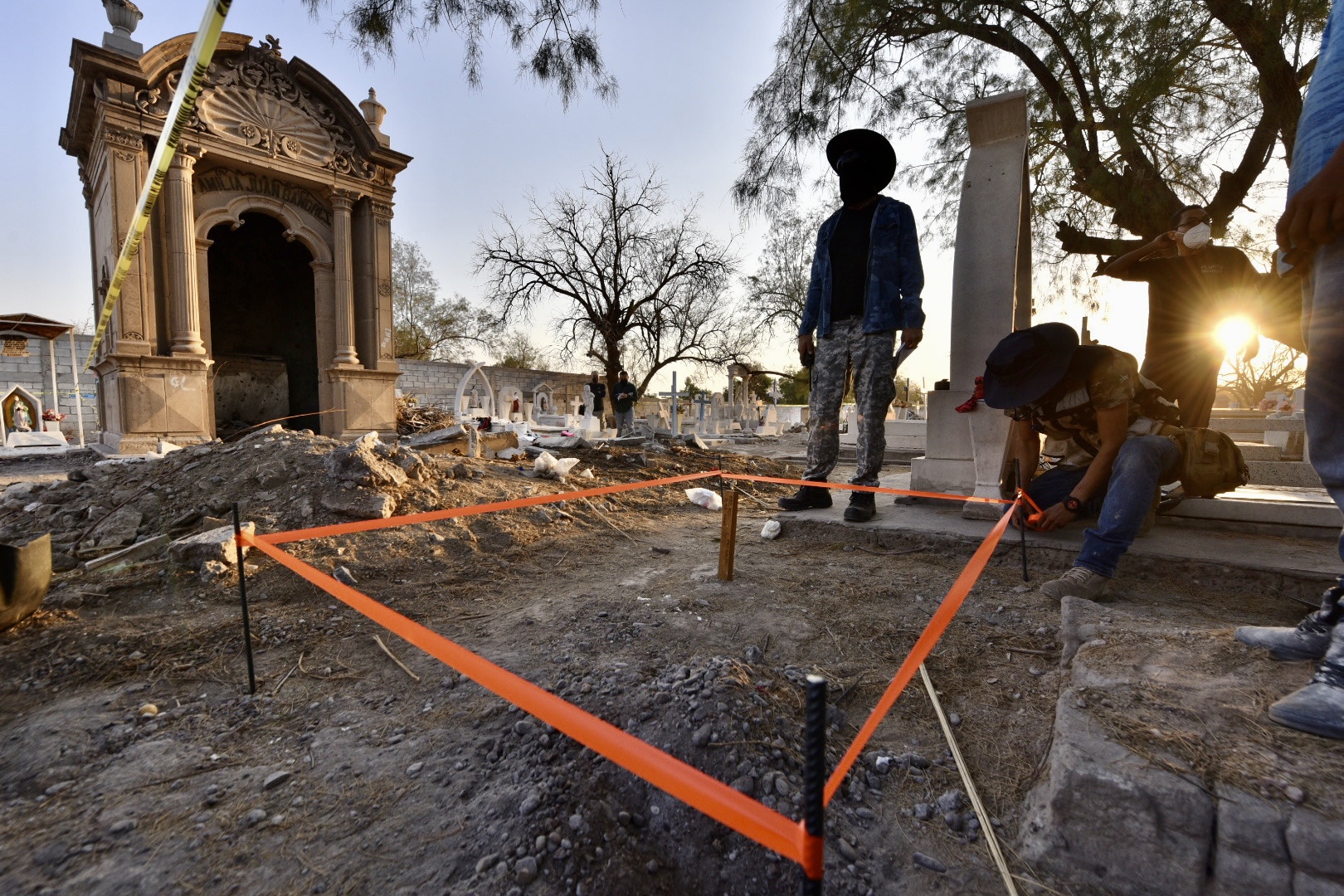 ‘Pausan’ exhumaciones en Gómez y Lerdo por falta de recursos