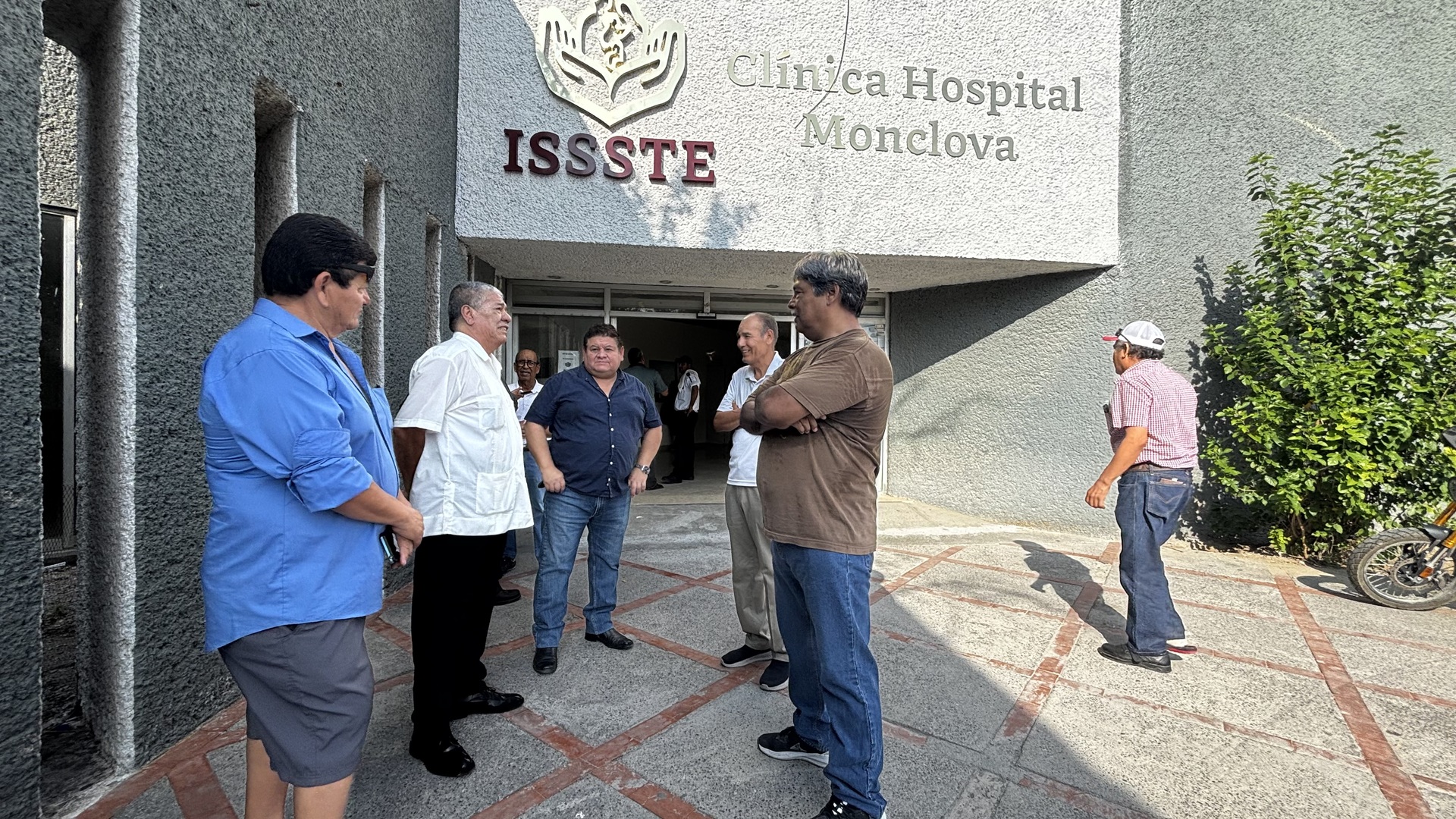 Protesta en Hospital del ISSSTE de Monclova (EL SIGLO DE TORREÓN)