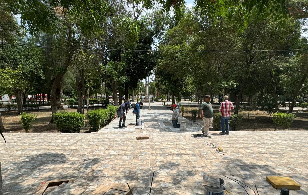 Remodelan Plazuela Benito Juárez en Lerdo