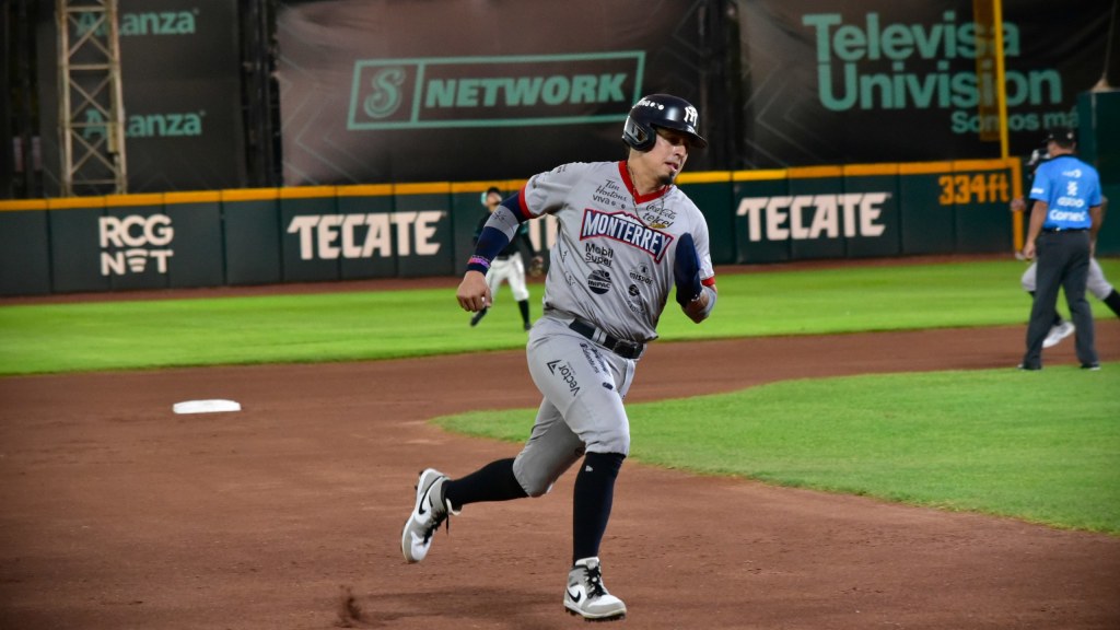 Sultanes toma ventaja en el Estadio Francisco I. Madero. (CORTESÍA)