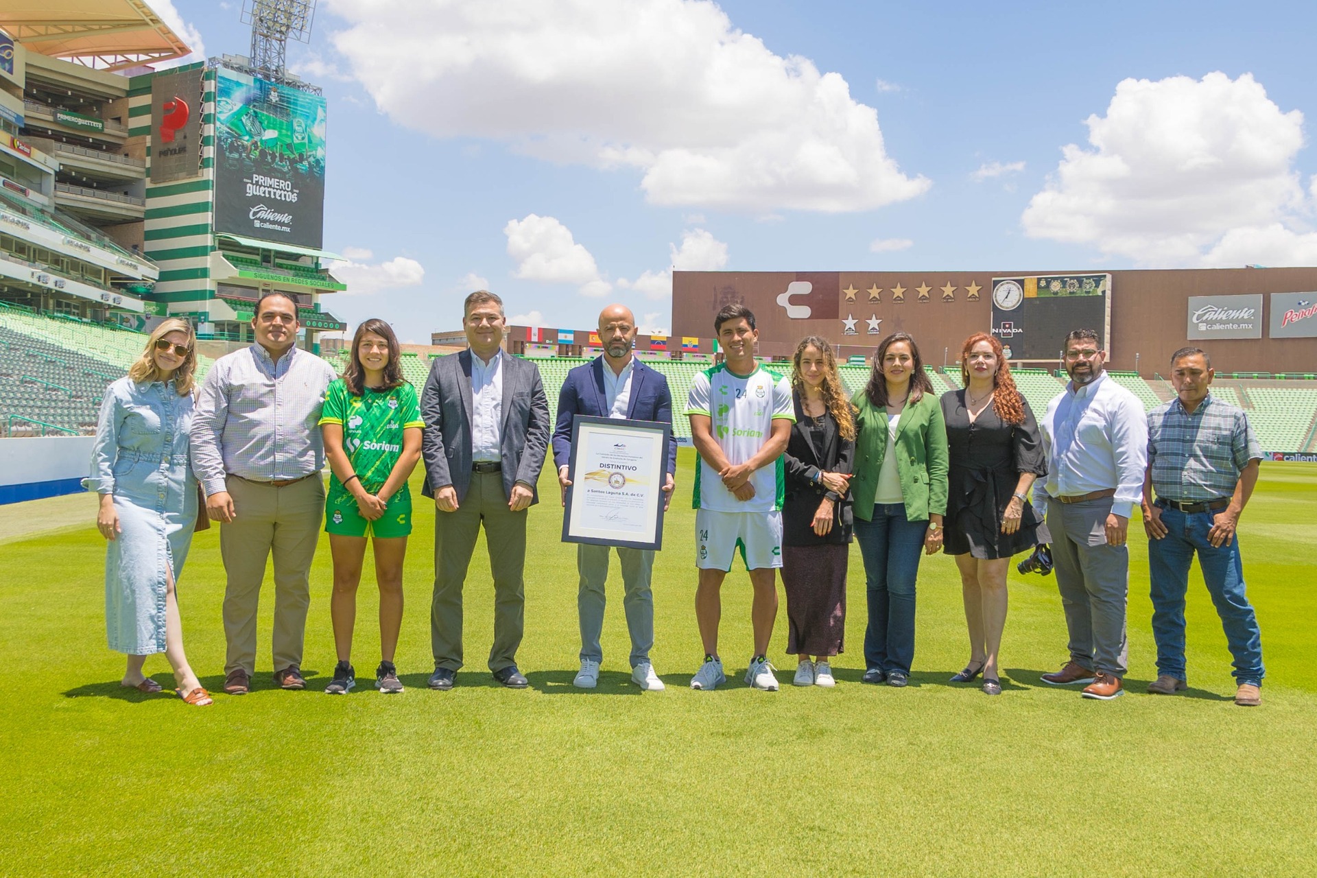Santos Laguna recibió distintivo como Empresa Comprometida con los Derechos Humanos