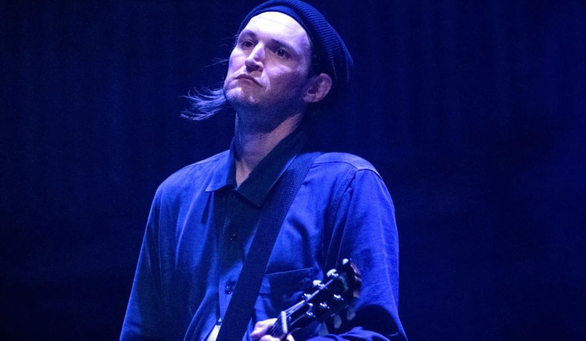 Exguitarrista de Red Hot Chili Peppers es demandado por una muerte