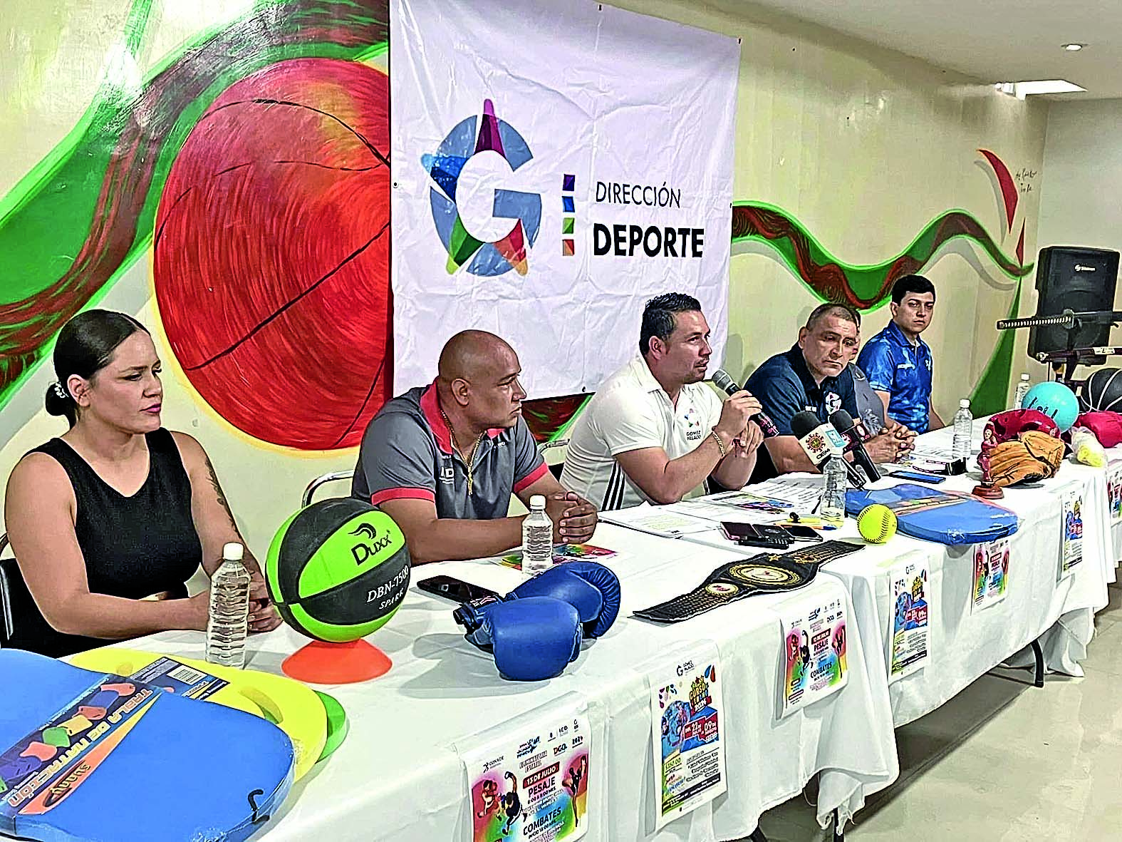 En compañía de instructores y entrenadores certificados, el titular de la dependencia municipal, presentó el tradicional evento en Gómez Palacio.