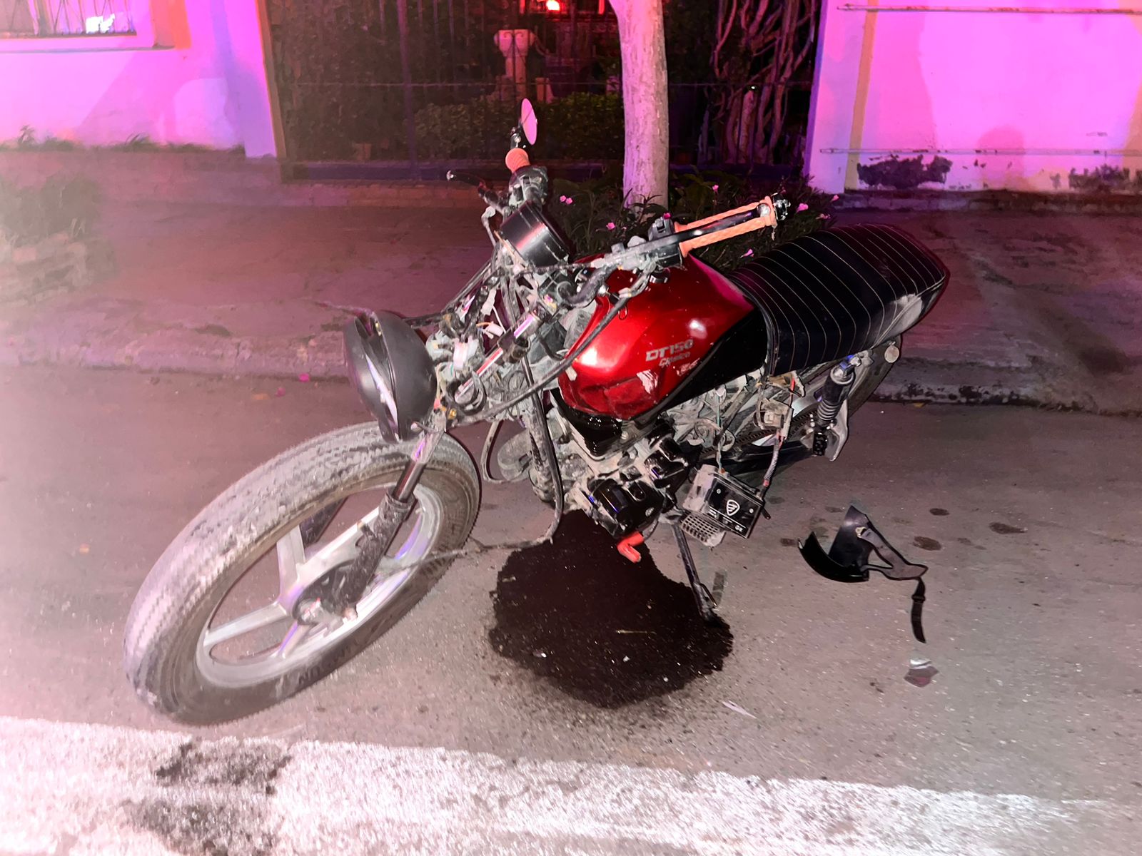 Motociclista alcoholizado termina lesionado tras chocar contra un vehículo en Torreón