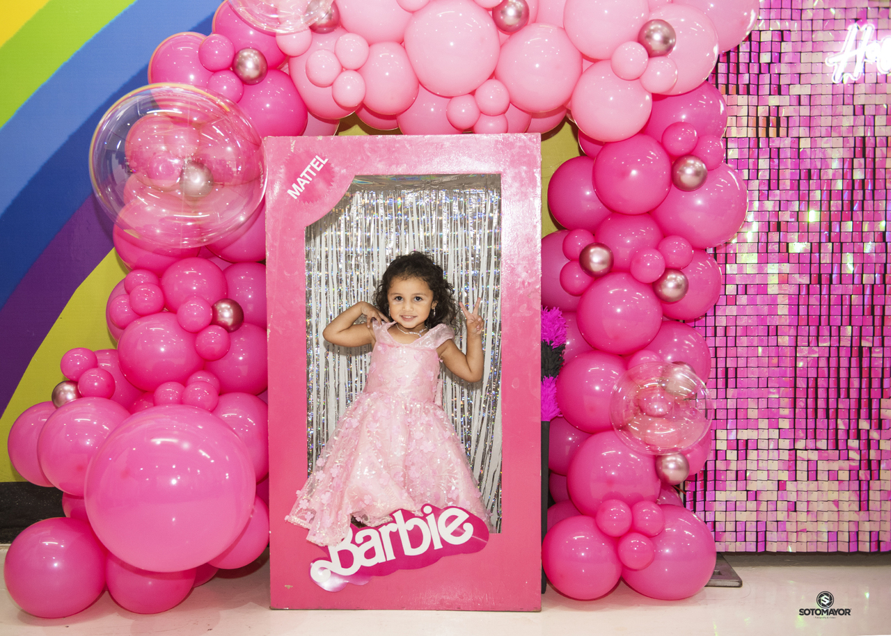 Alahia lució en su festejo como Barbie, su muñeca favorita.