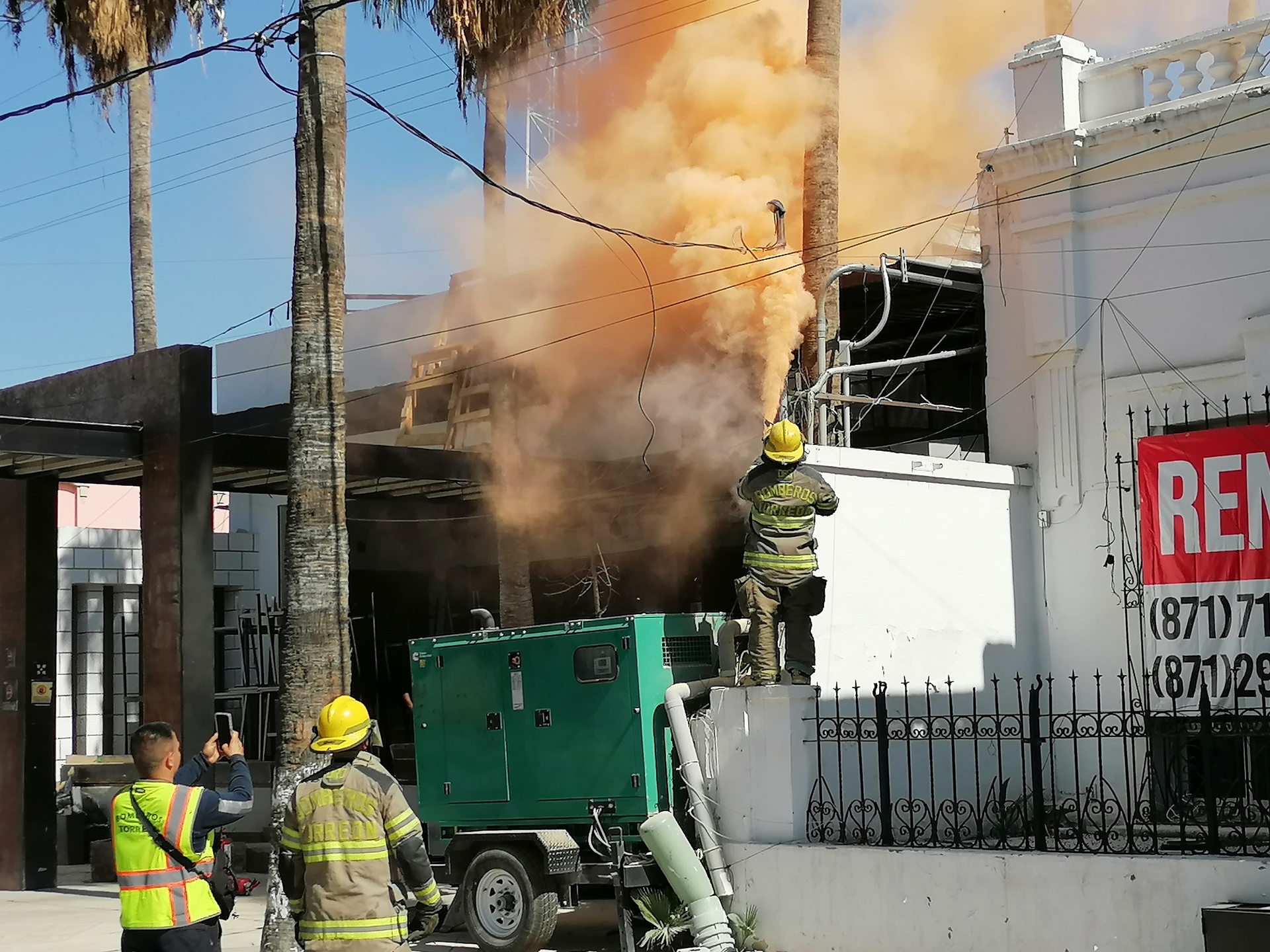Conato de incendio en bar de la Morelos moviliza a cuerpos de emergencia