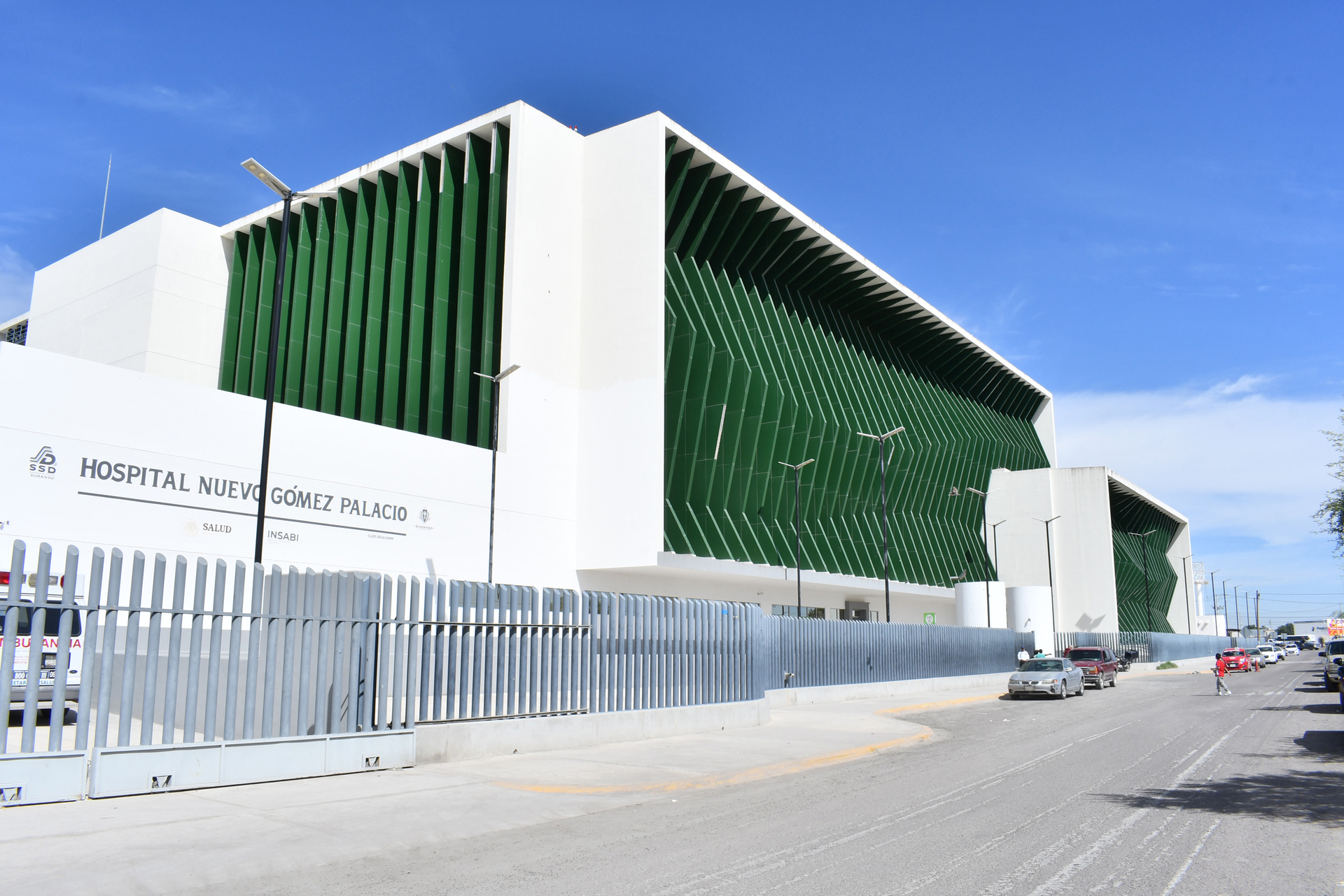 Como no está funcionando el autoclave, el Hospital Nuevo se apoya de otras unidades de salud para esterilizar el material médico. (EL SIGLO DE TORREÓN)