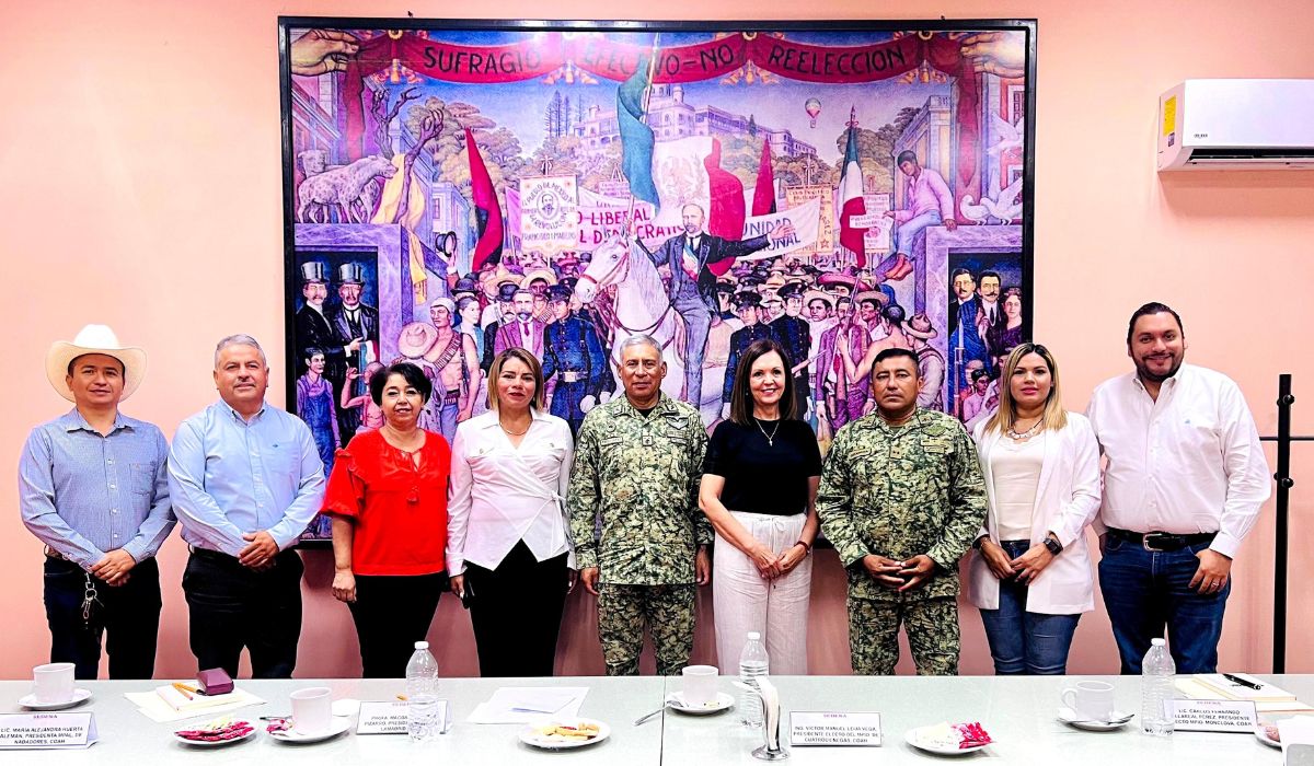 Alcaldes electos y altos mandos militares se reúnen de la Región Centro
