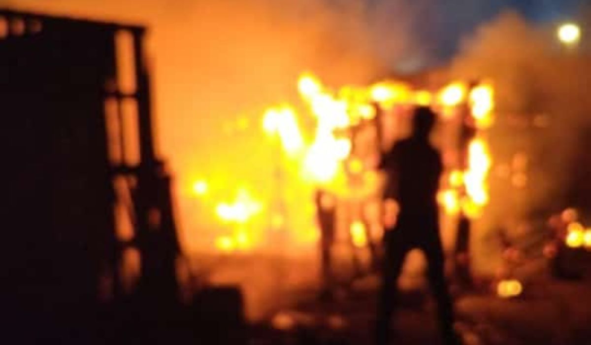 Se incendia jacal en Matamoros; padre e hijo resultaron con quemaduras