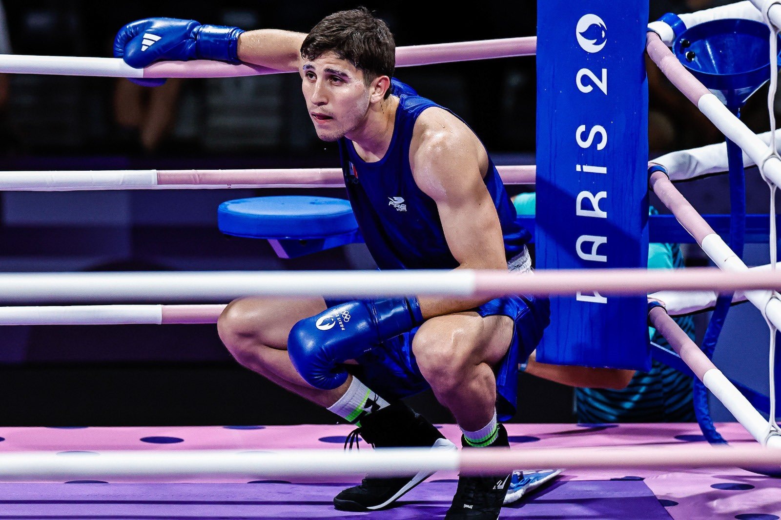 Asegura México medalla en boxeo con victoria de Marco Verde