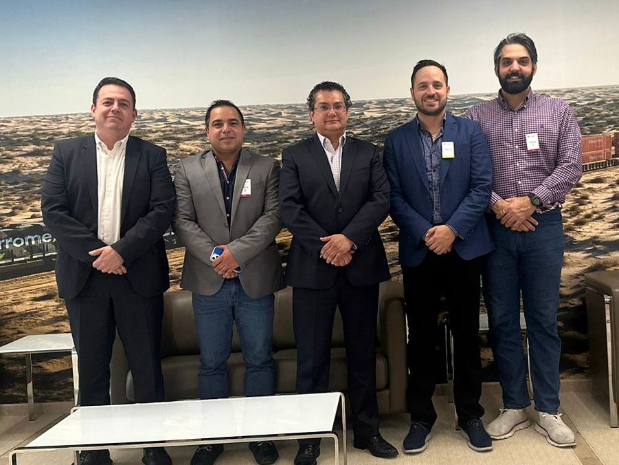 Carlos Jacobo Rodríguez, alcalde de Piedras Negras, se reúne con directivos de FERROMEX