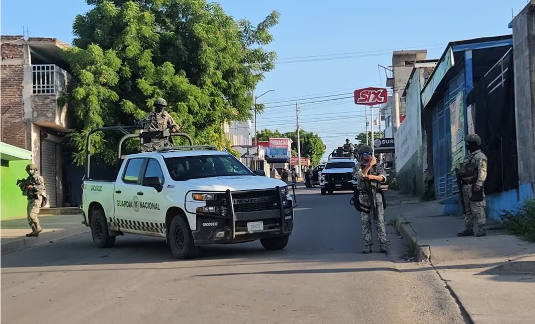 Fuerte movilización de fuerzas federales. (ESPECIAL)