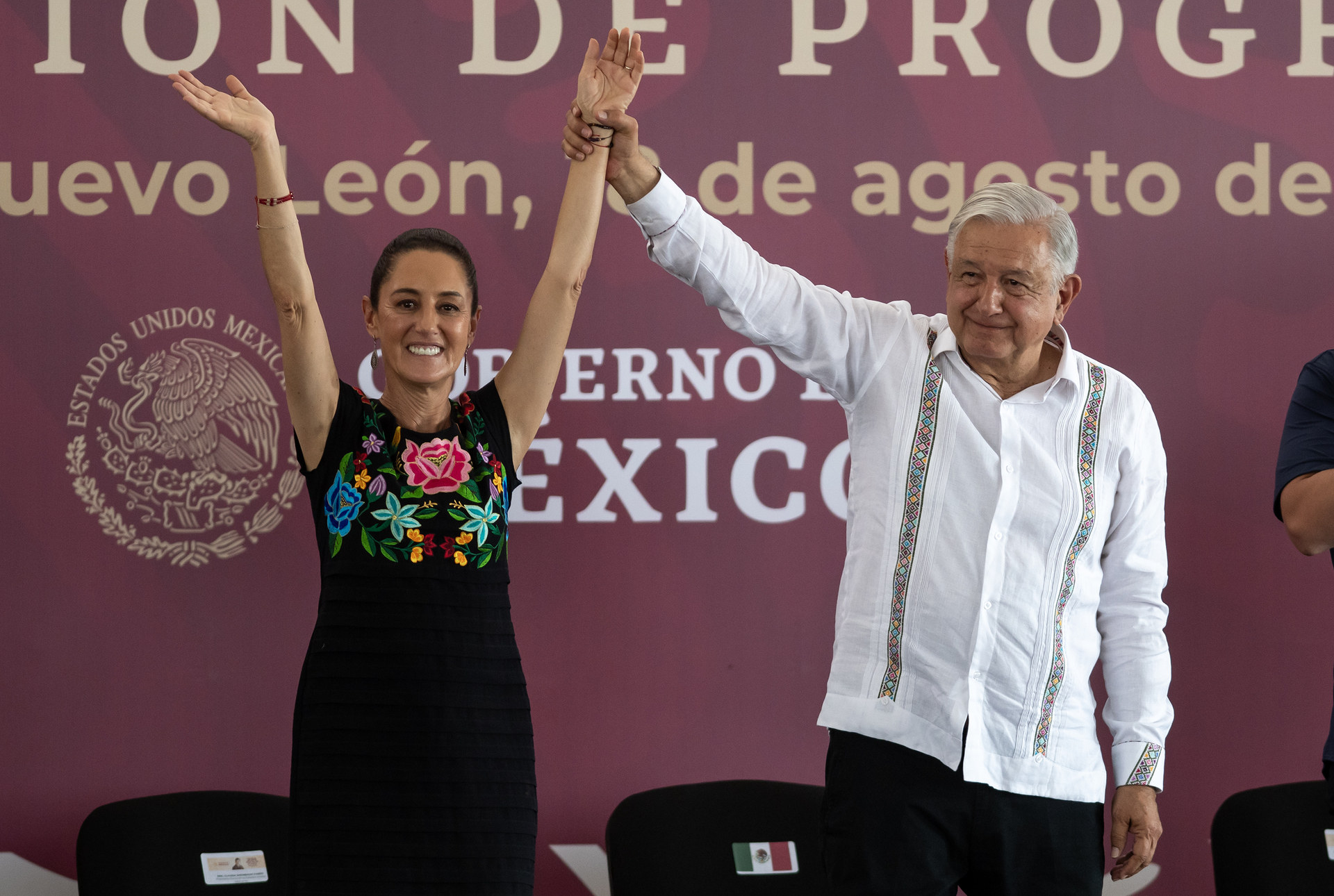 AMLO y Sheinbaum terminan gira de transición en Monterrey