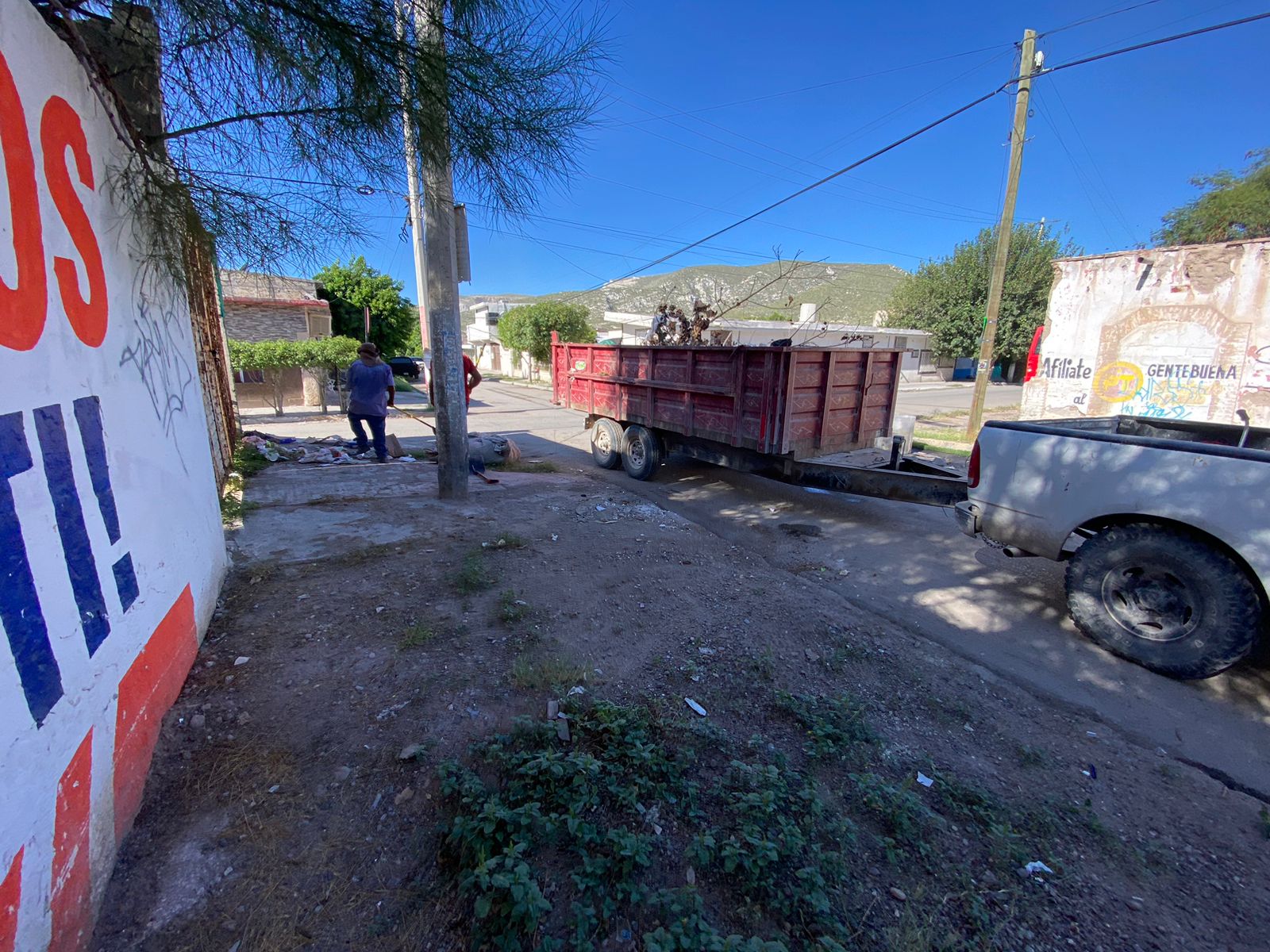 Limpian para prevenir fallas en equipamiento de drenaje en Ciudad Lerdo