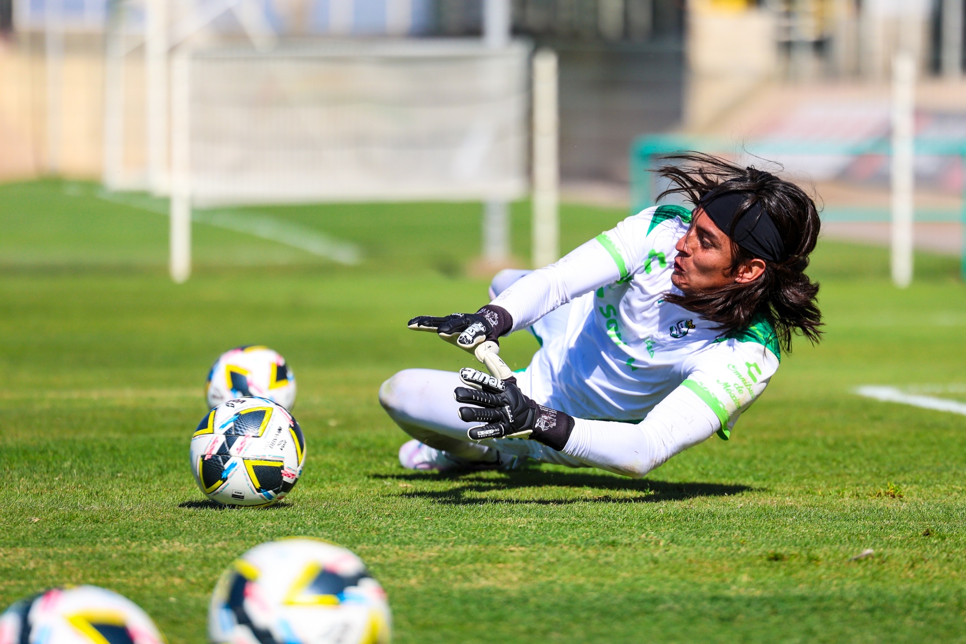 El arquero y capitán de Santos Laguna, buscará mantener mañana su arco en cero ante el León. (Cortesía Santos)