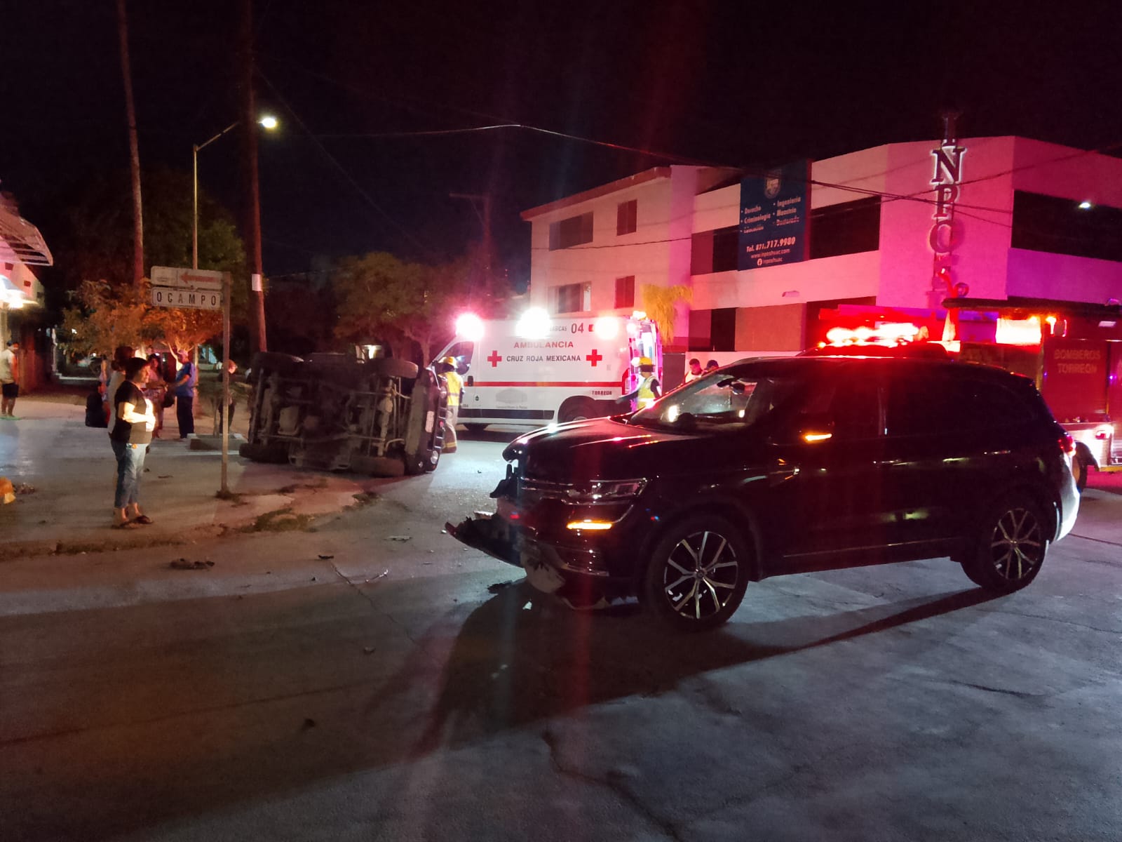 Volcadura en la Avenida Ocampo deja una persona lesionada