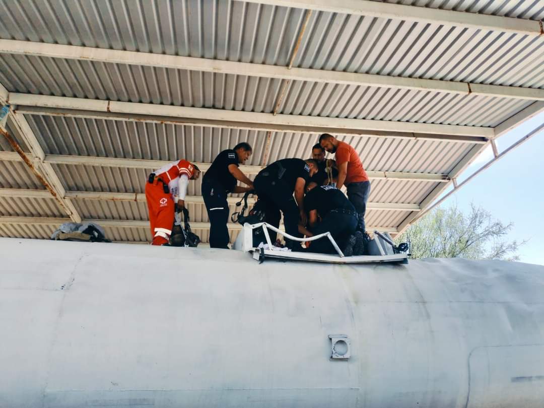 Trabajadores se intoxican al pintar el interior de una pipa en San Pedro