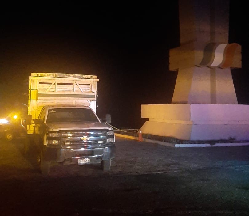 Camioneta de la marca Chevrolet, línea Silverado, modelo 2016. (EL SIGLO DE TORREÓN)