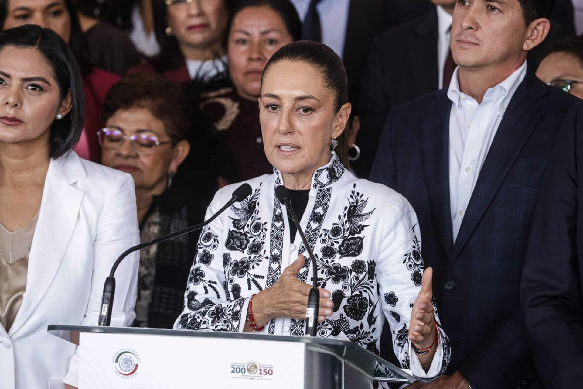Anuncia Claudia titulares de Sedena y Marina