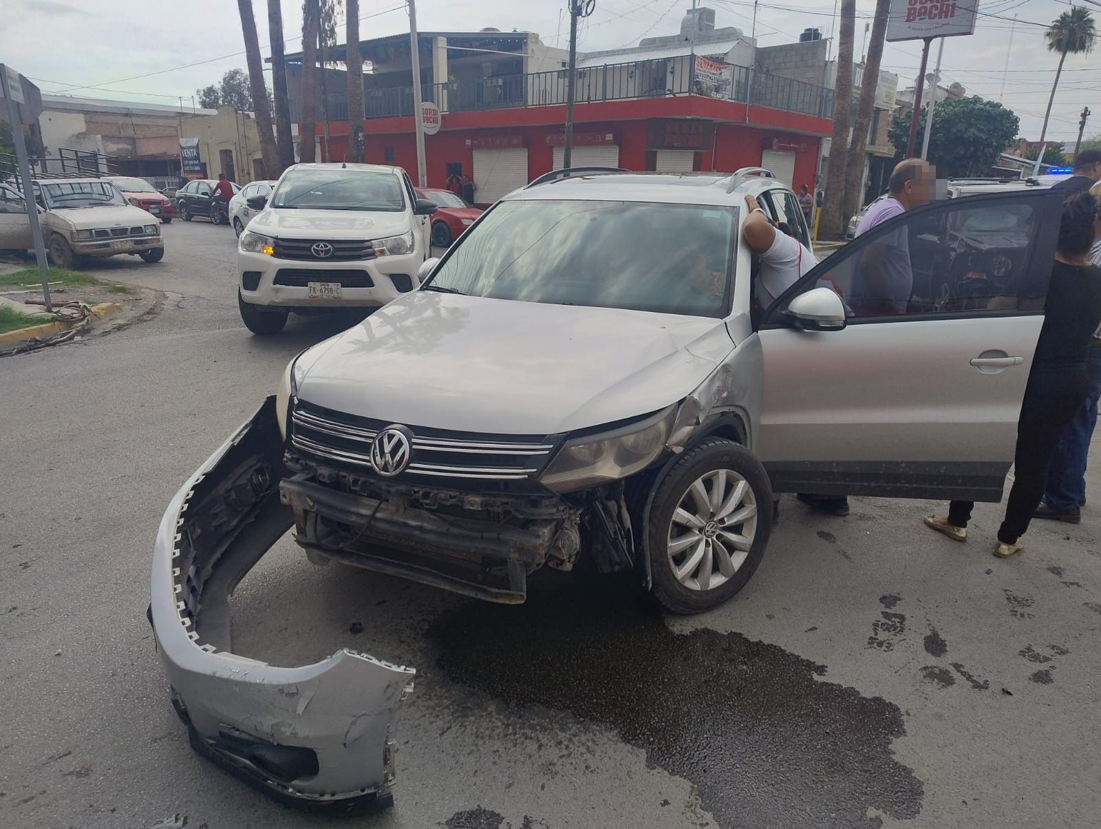 Unidad señalada como responsable es una camioneta de la marca Volkswagen, línea Tiguan, modelo 2015, color gris. (EL SIGLO DE TORREÓN)