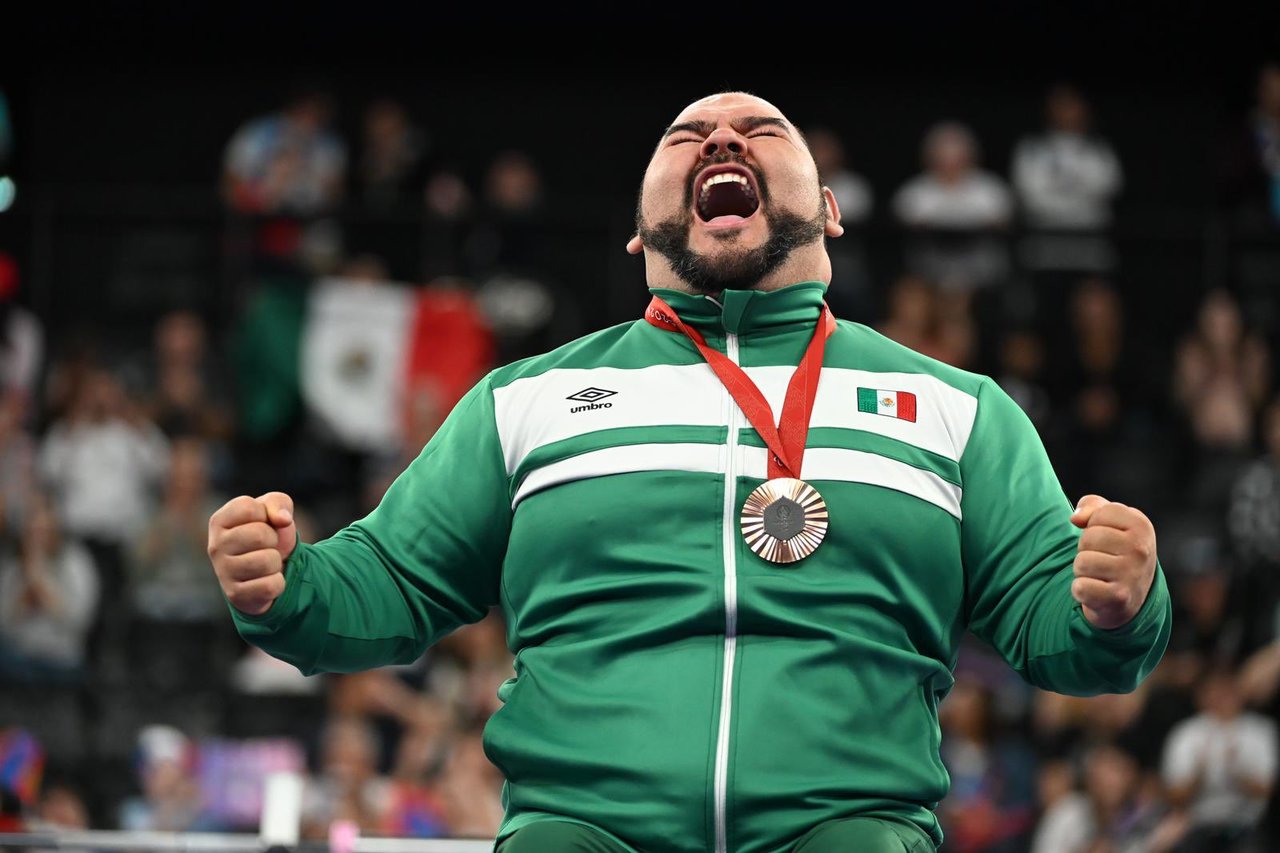 El azteca fue tercero en la categoría de 107 kg. de ParaPowerlifting consiguiendo bronce en su participación donde levantó 220 kg.