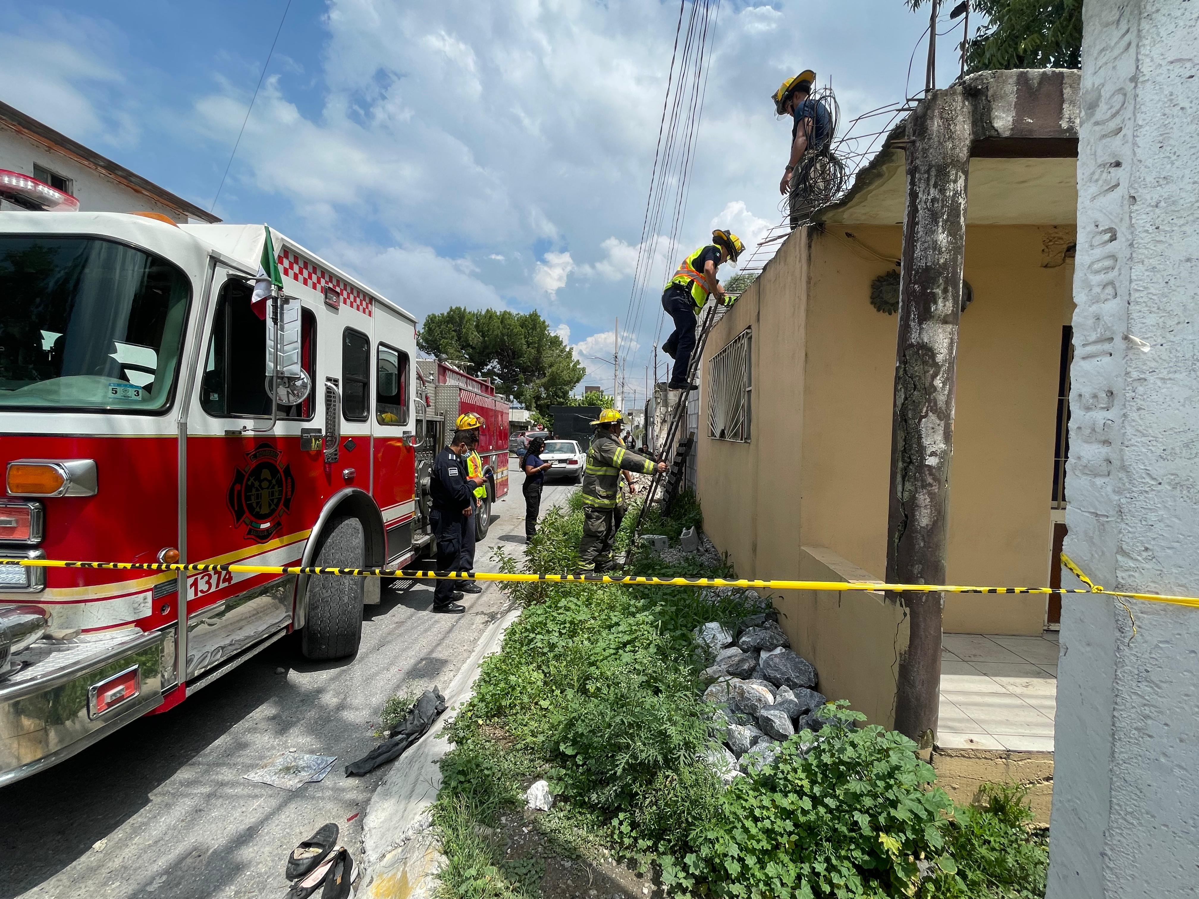 Encuentran putrefacto a su vecino en el techo de su hogar