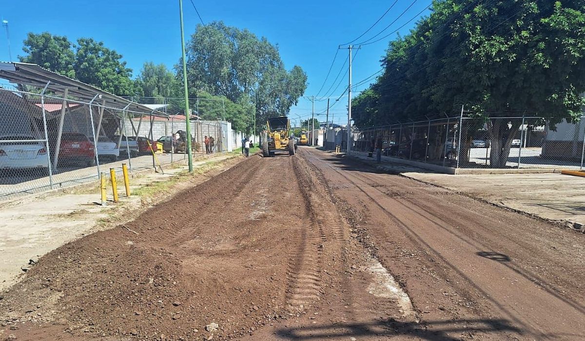 Ayuntamiento de Gómez Palacio inicia pavimentación en avenida Victoria, Nuevo Los Álamos