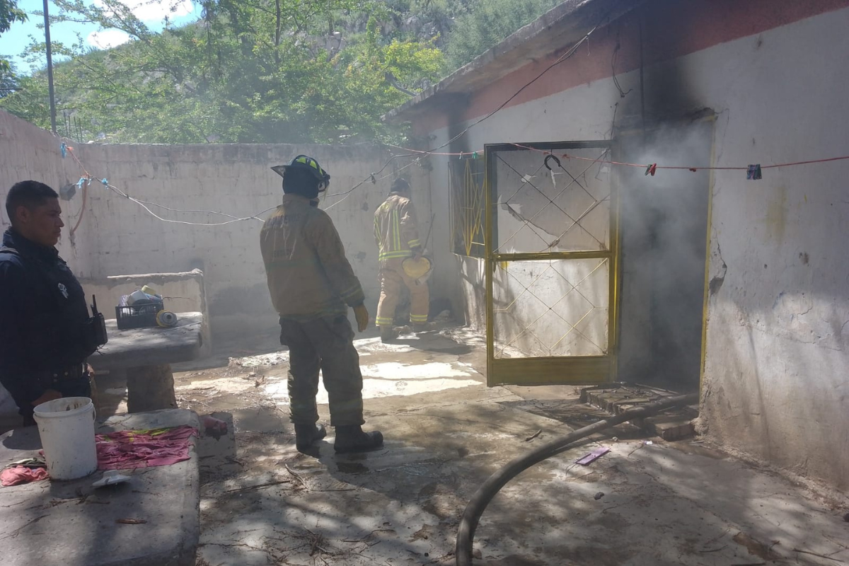 Incendio destruye vivienda en Lerdo, fuego controlado sin lesionados