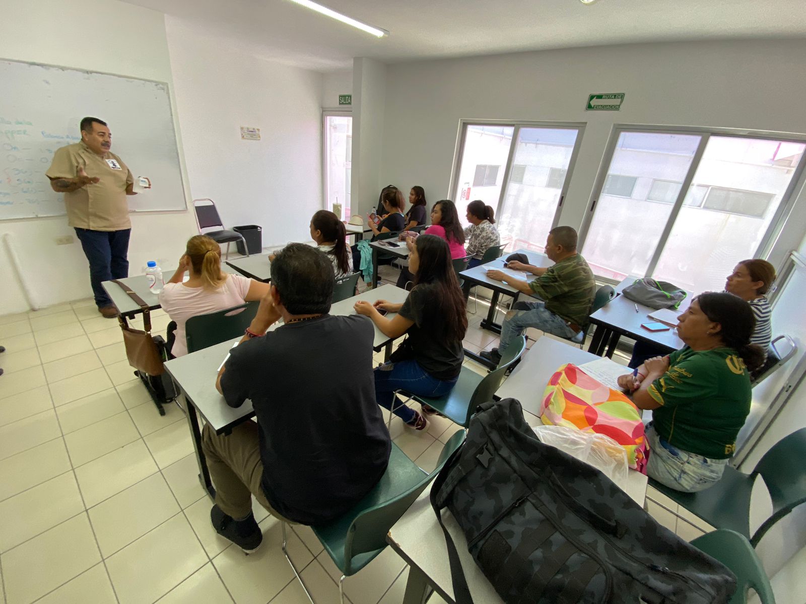 Inician nuevos cursos de barbería y oficios en el DIF Torreón para fomentar el autoempleo