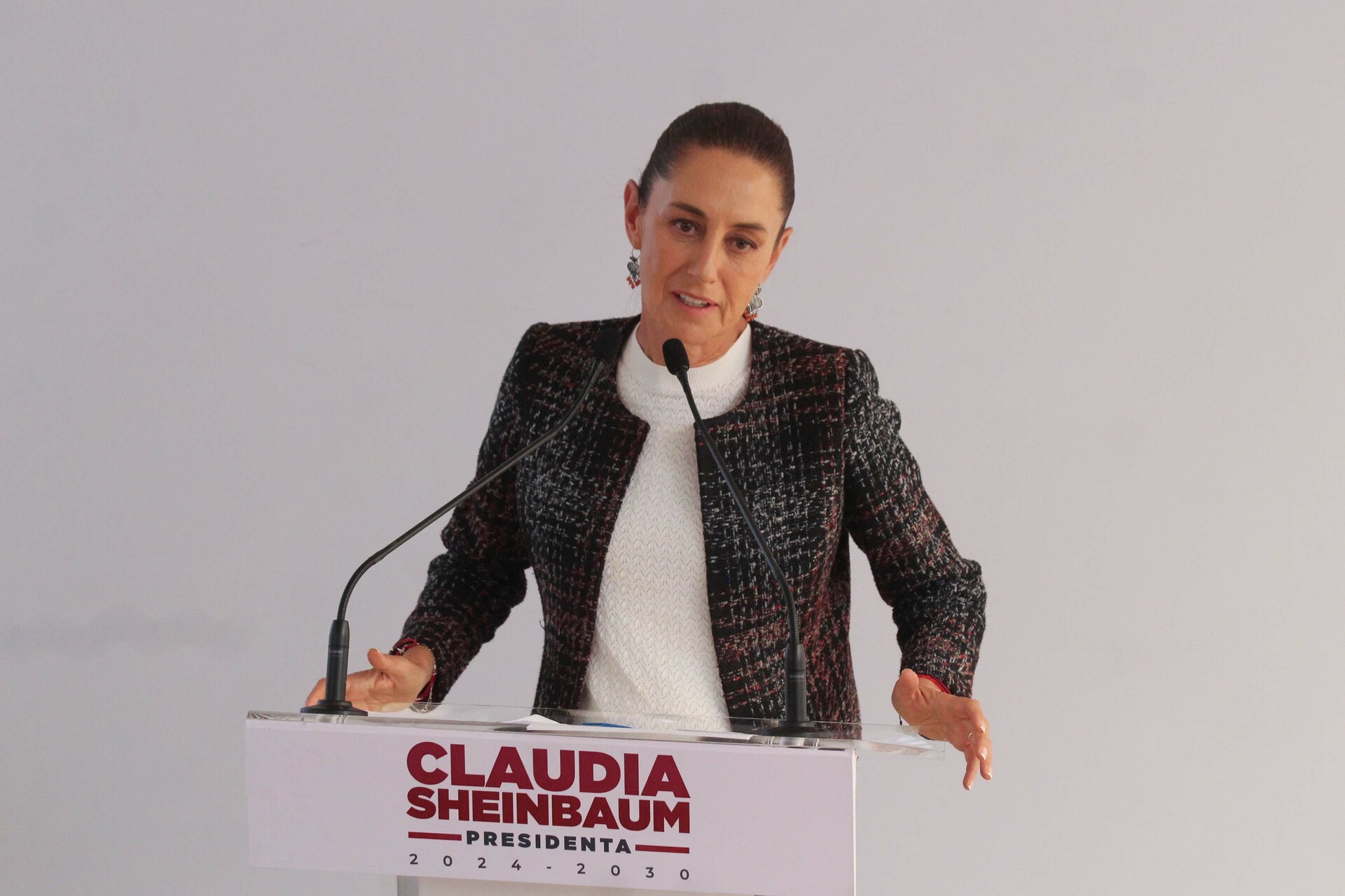 Sheinbaum Defends AMLO Against García Luna's Accusations