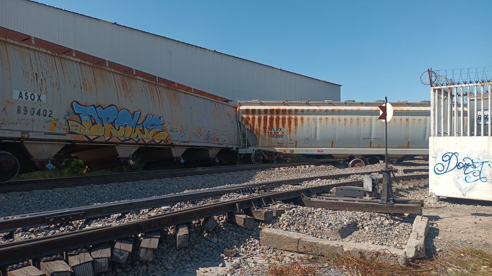 Se descarrilan nueve vagones de un tren en Saltillo