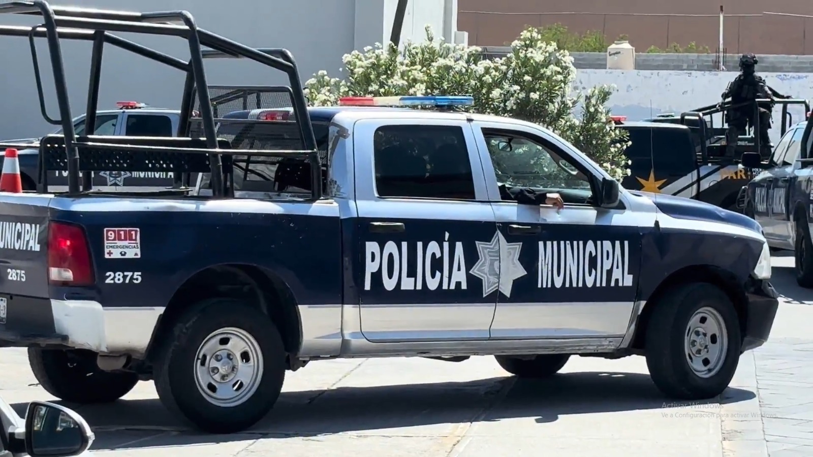 The gunman was arrested after threatening Torreón city agents