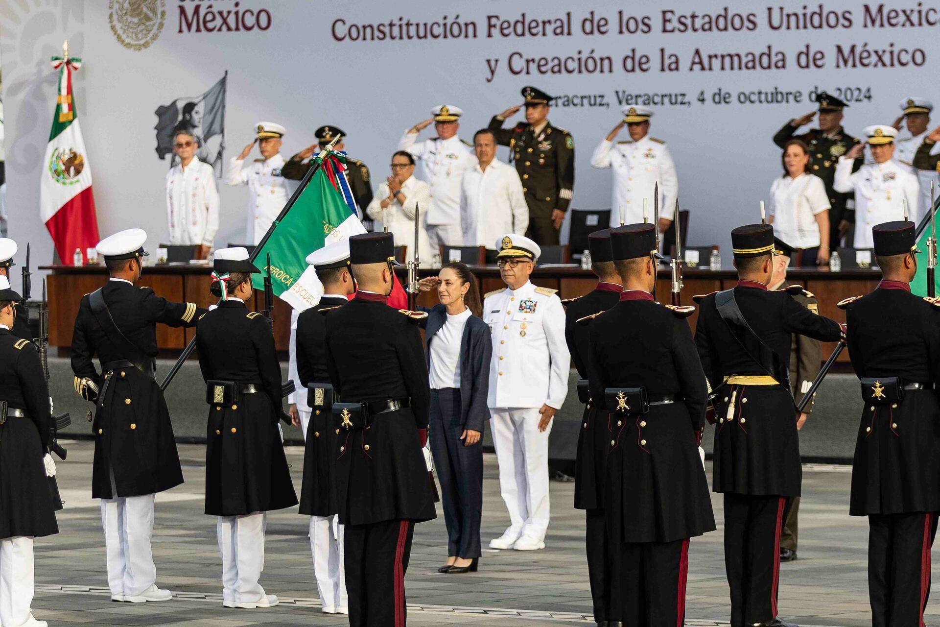 Claudia Sheinbaum conmemora la Constitución de 1824 y los 203 años de la Armada de México