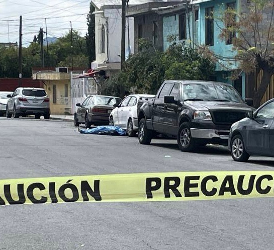 Infarto le arrebata la vida en plena calle a octogenario