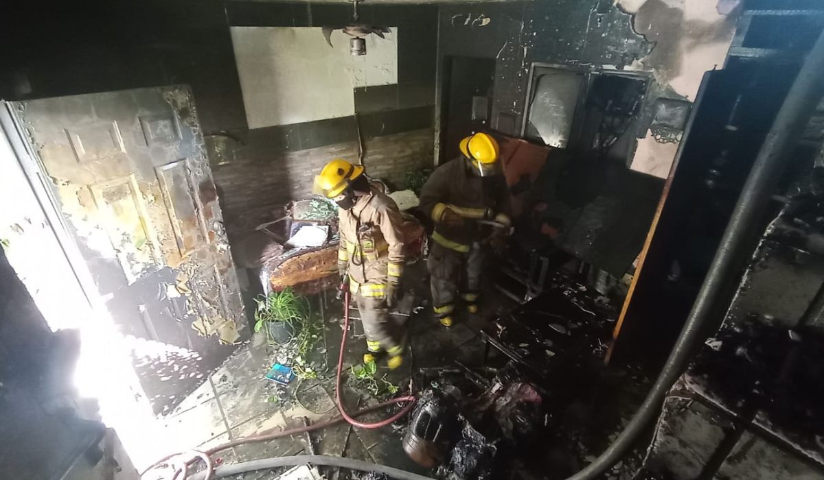 Incendio devasta hogar en colonia Las Torres; familia lo pierde todo