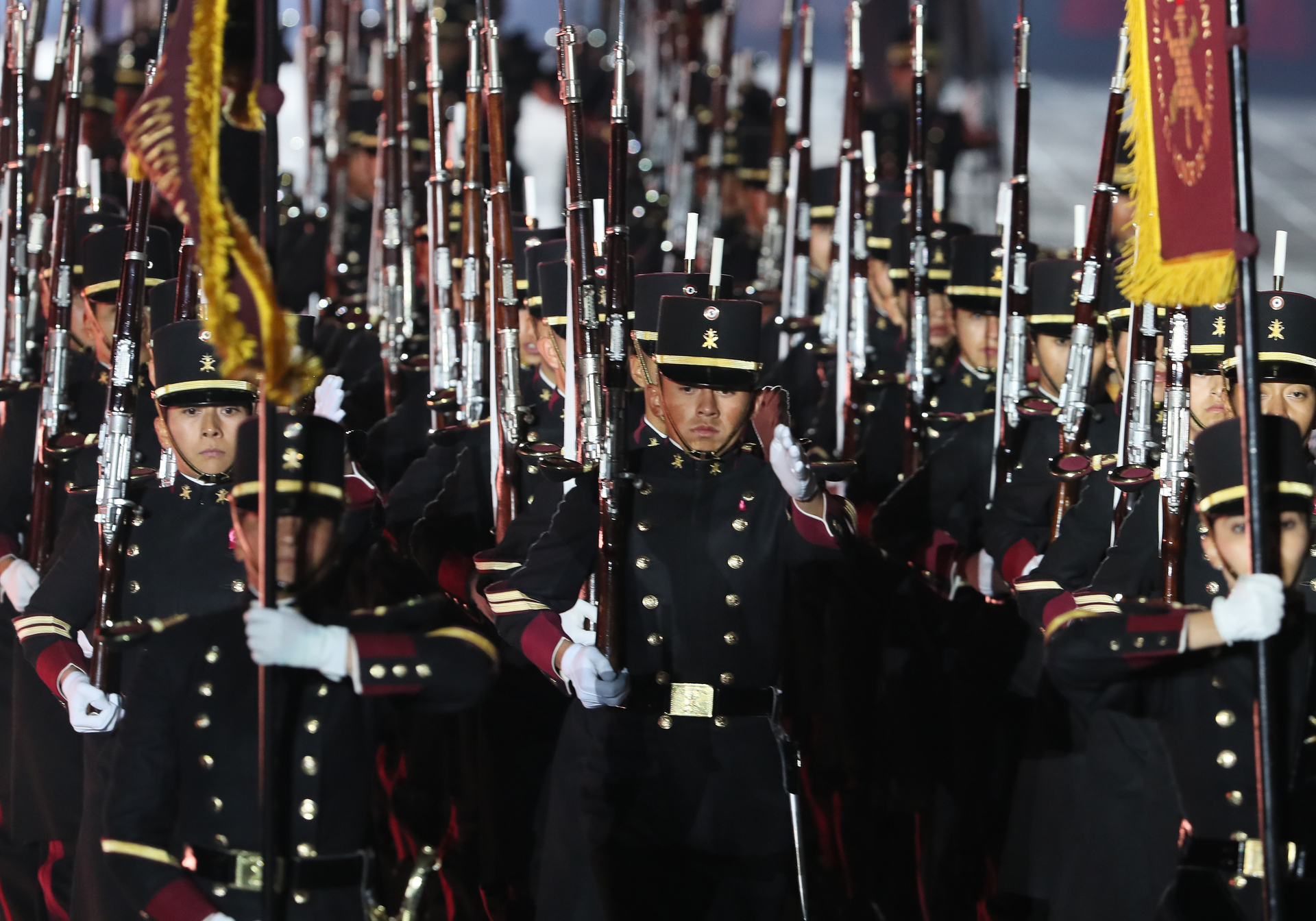 Conmemoran Bicentenario de la instauración de la República Mexicana