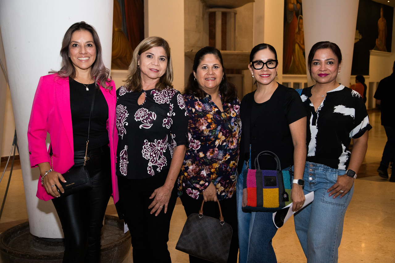 Gabriela Domínguez, Guadalupe López, Ileana Cervantes, Tere Facio y Melissa Martínez (EL SIGLO DE TORREÓN / ENRIQUE CASTRUITA)