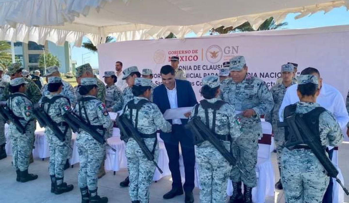 Se gradúan 244 agentes de la Guardia Nacional en el cuartel de San Pedro