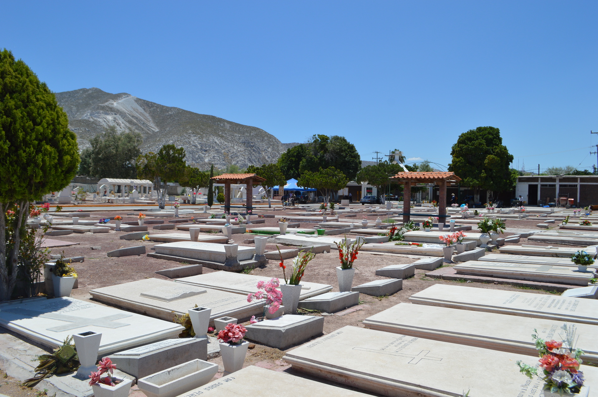 Cementerios municipales tendrán agua abatizada en este Día de Muertos