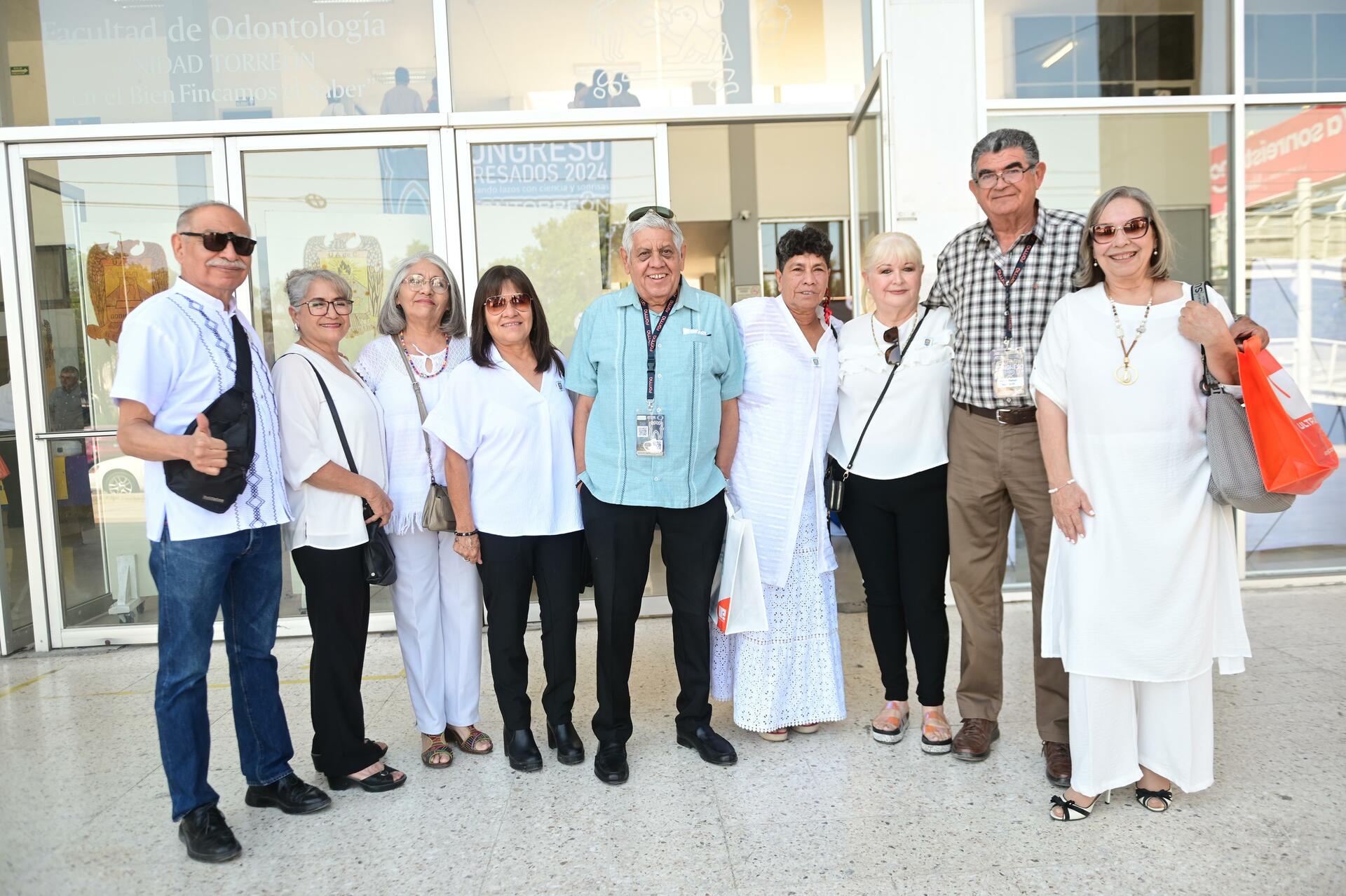 Hugo Flores, Patricia Valdez, Alma Hernández, María Elena de la Fuente, Rodolfo Flores, Paula
Velázquez, Alma Román, Víctor Dávila y Juanis Tinoco (EL SIGLO DE TORREÓN)