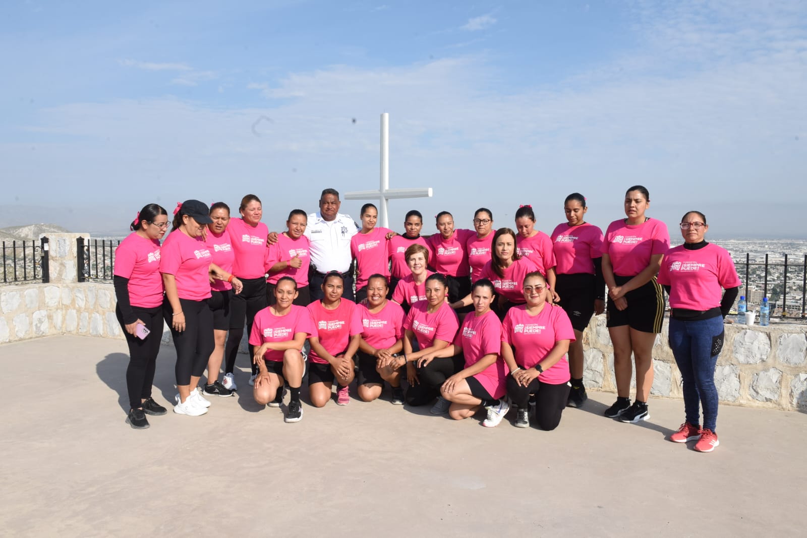 Policías municipales de Torreón conmemoran con evento el mes de la prevención contra el cáncer de mama.